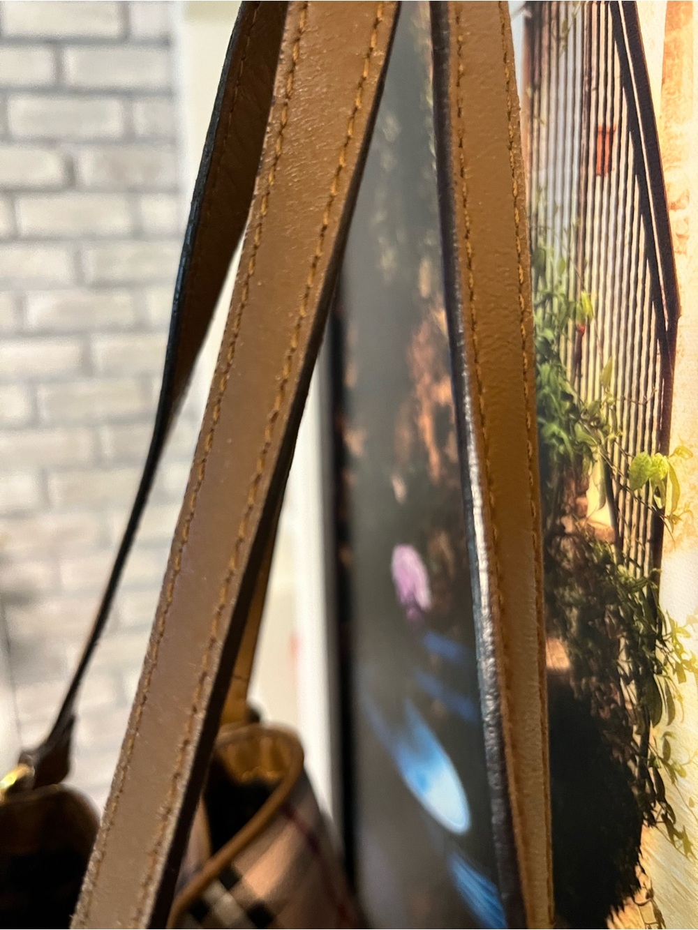 Burberry Plaid Shoulder Bag with Brown Leather Trim and Tassels - Picture 3 of 9